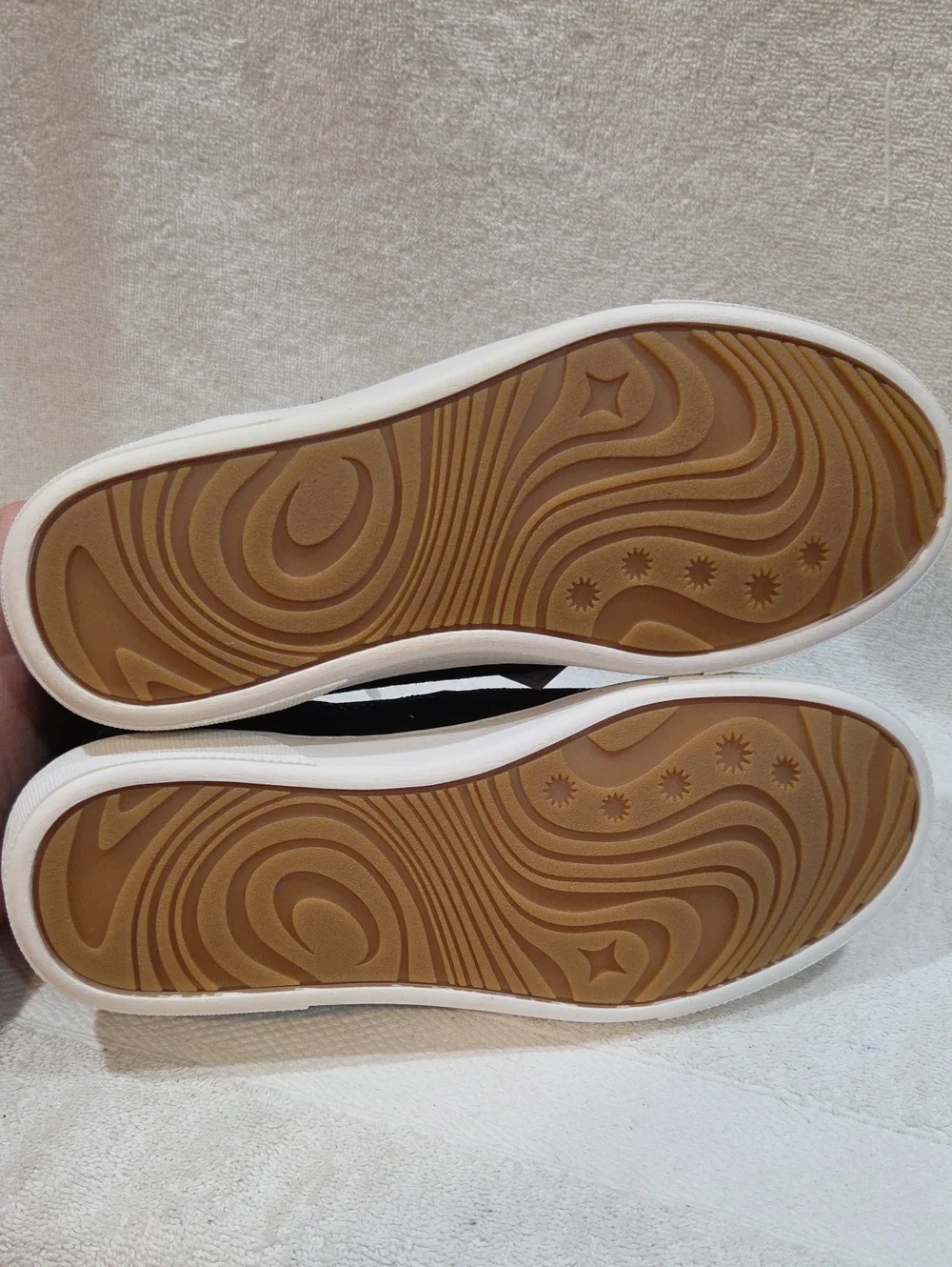 LAZO HYPERNOVA SUEDE SNEAKERS